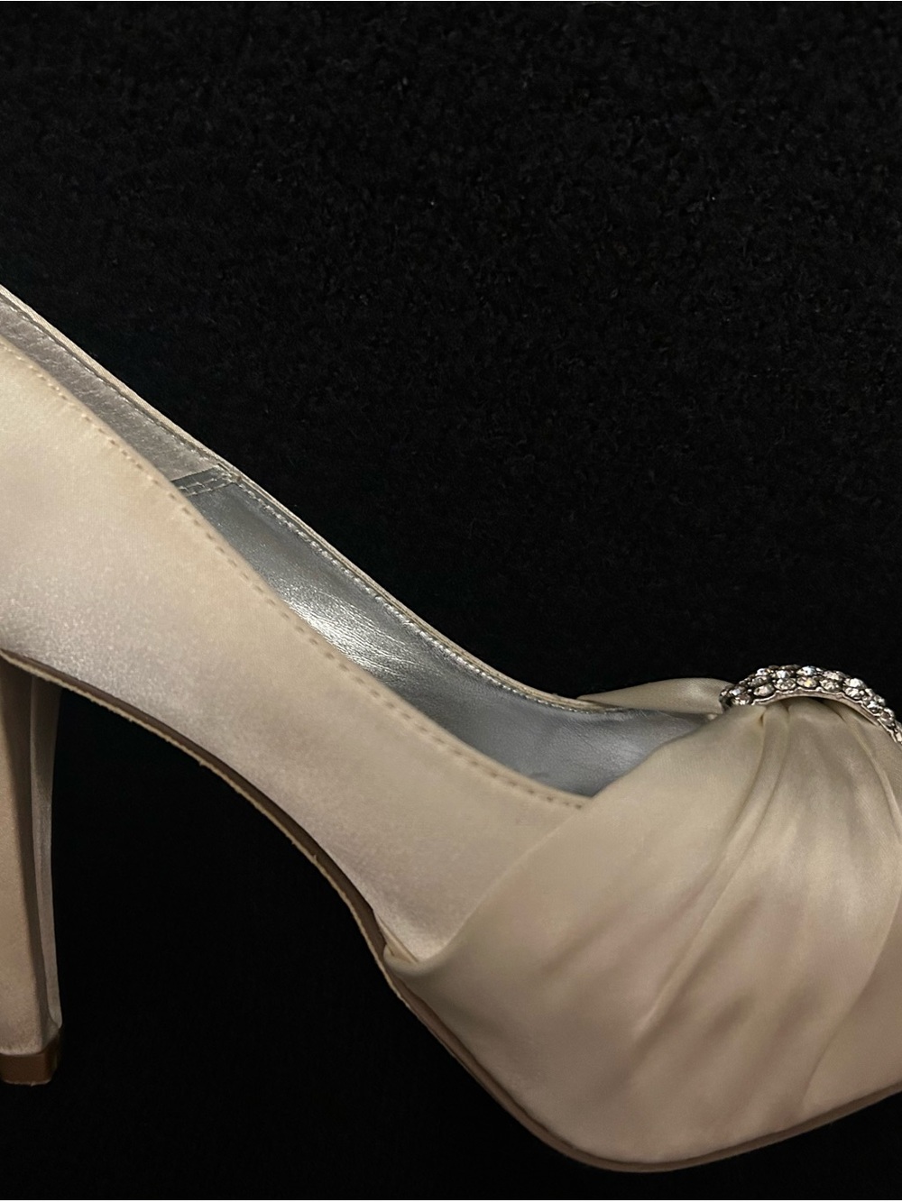 Michelangelo Davids Bridal Ivory Satin Rhinestone Peep Heels Size 6-Fits like 7